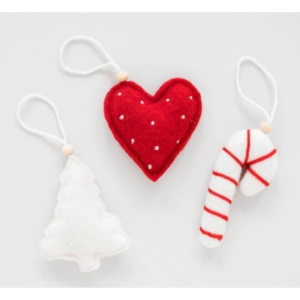 Sugar Paper + Target 3 Piece Felt Gift Topper set  Red & White New in box